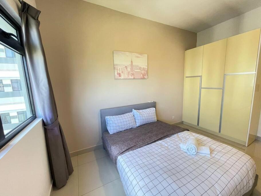 Meridin Medini By Wp Homestay Nusajaya  Kültér fotó