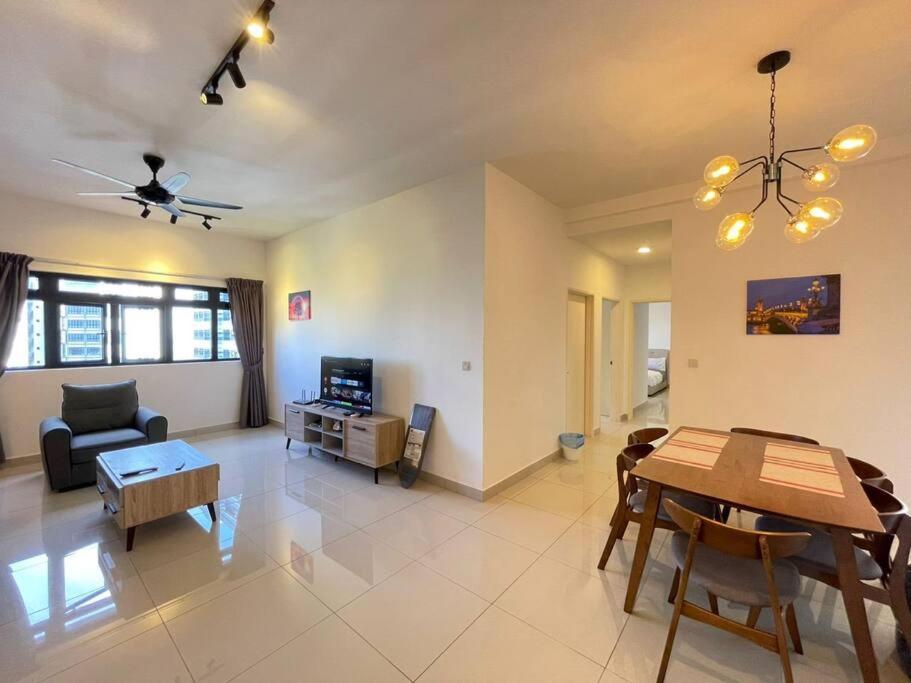Meridin Medini By Wp Homestay Nusajaya  Kültér fotó