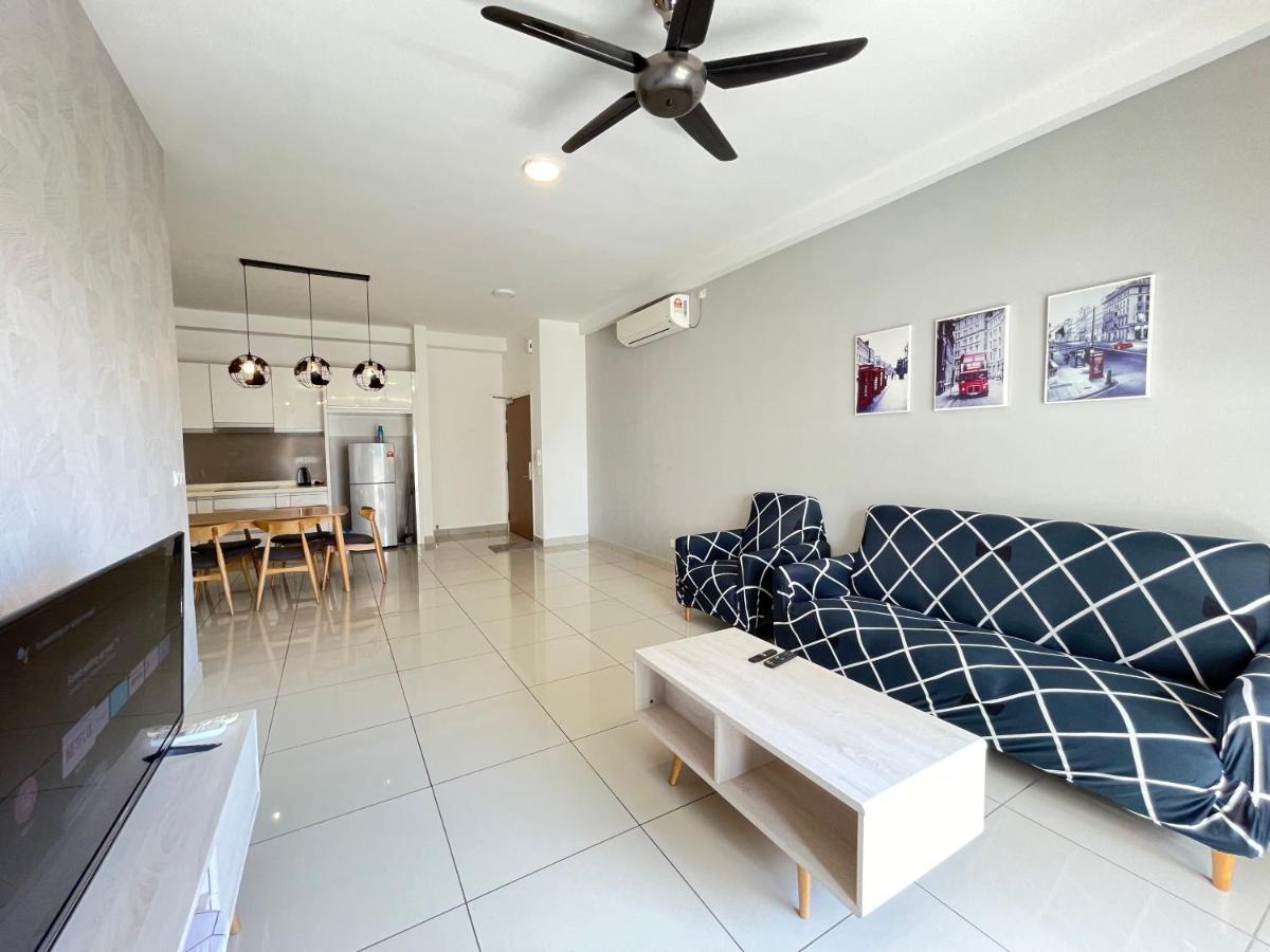 Meridin Medini By Wp Homestay Nusajaya  Kültér fotó