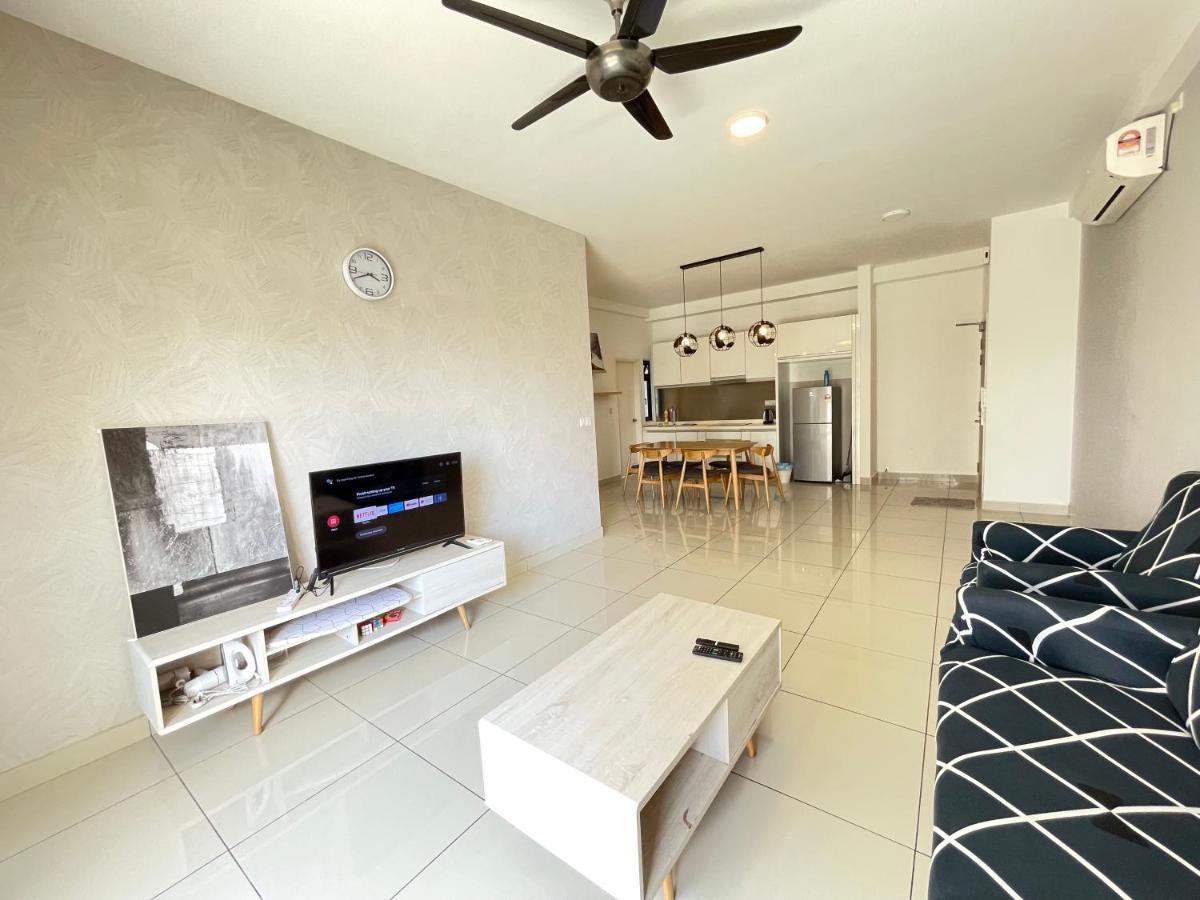 Meridin Medini By Wp Homestay Nusajaya  Kültér fotó