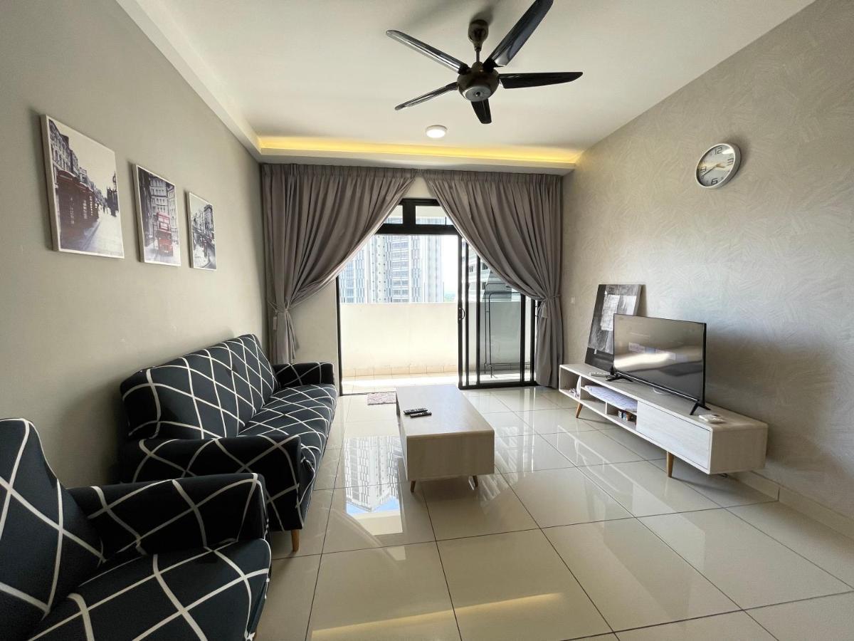 Meridin Medini By Wp Homestay Nusajaya  Kültér fotó