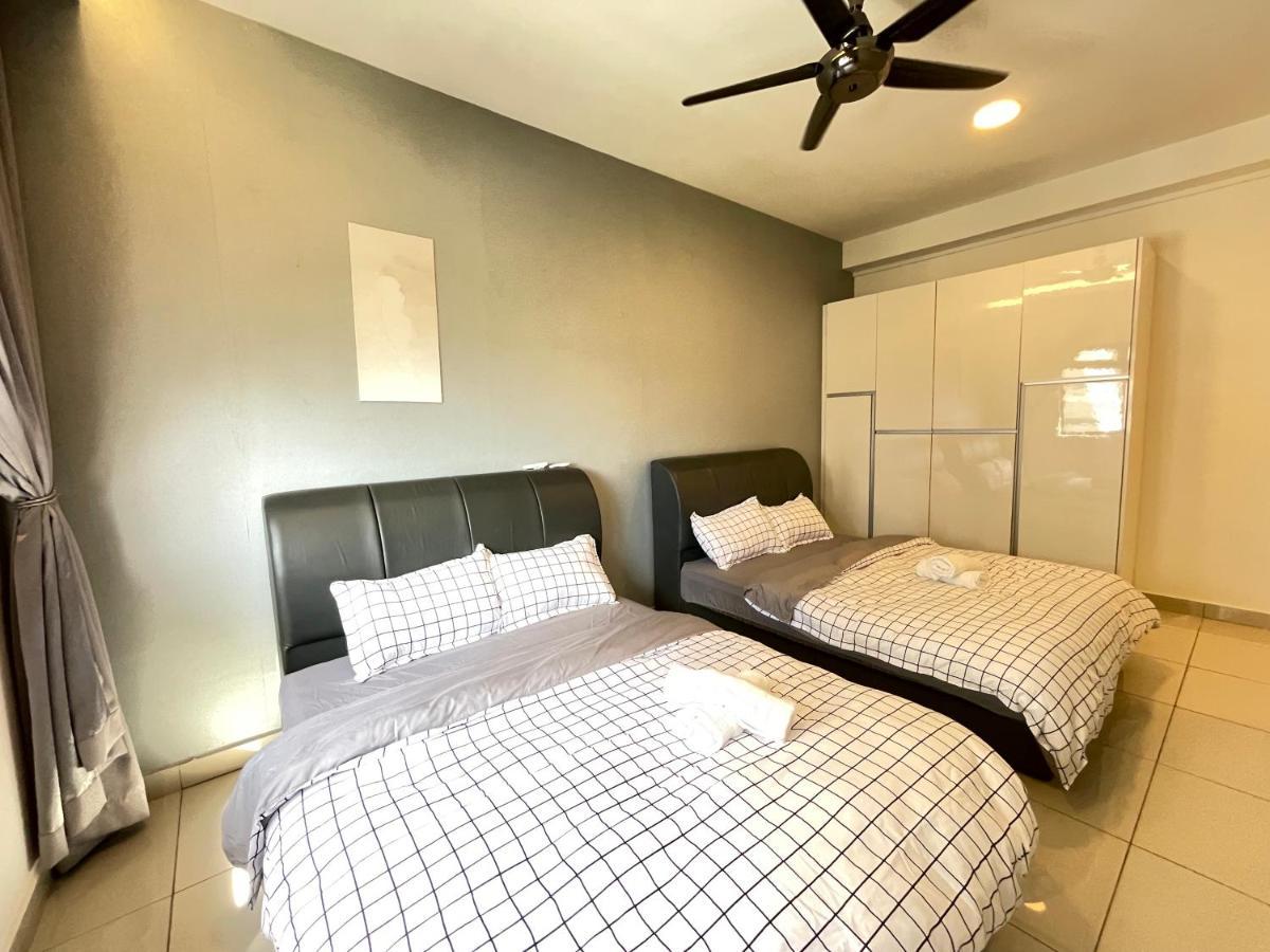Meridin Medini By Wp Homestay Nusajaya  Kültér fotó