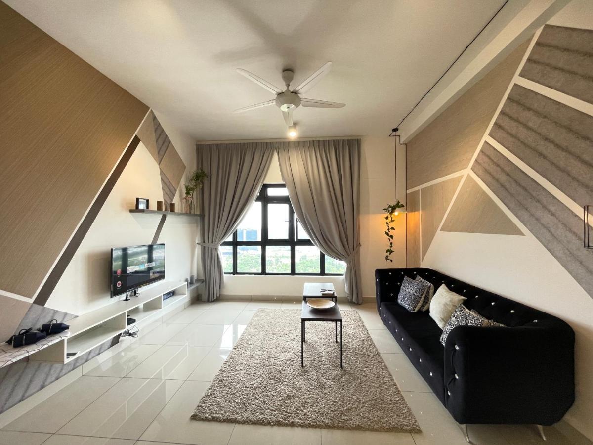 Meridin Medini By Wp Homestay Nusajaya  Kültér fotó