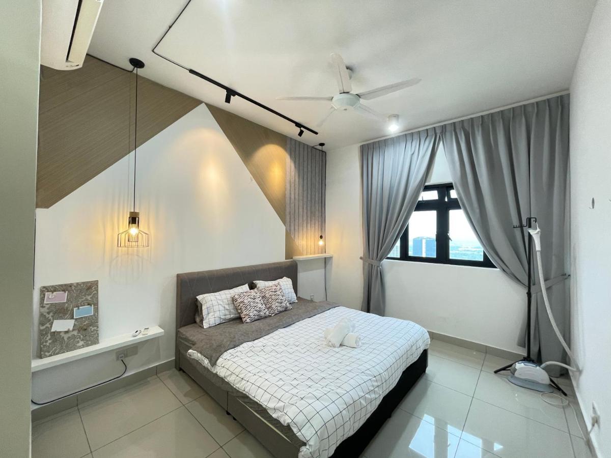 Meridin Medini By Wp Homestay Nusajaya  Kültér fotó