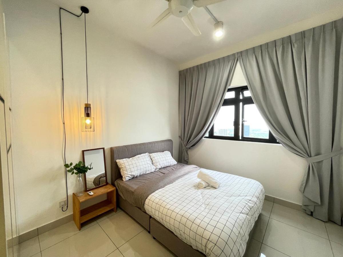 Meridin Medini By Wp Homestay Nusajaya  Kültér fotó