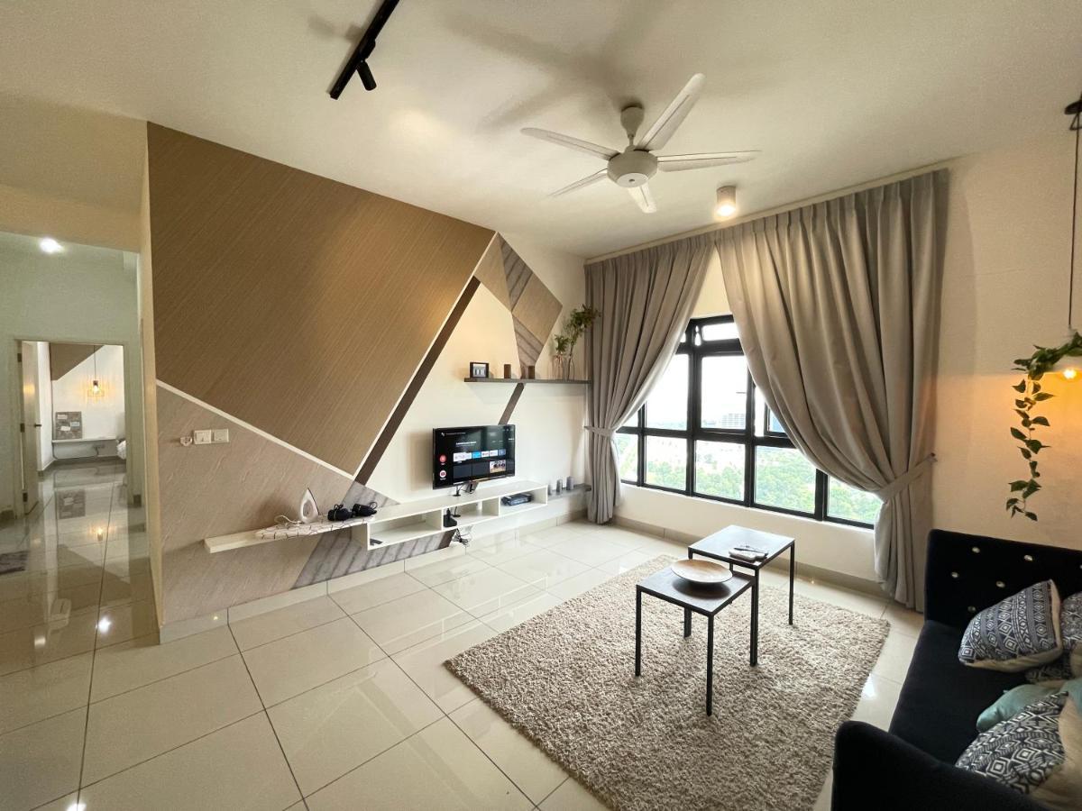 Meridin Medini By Wp Homestay Nusajaya  Kültér fotó