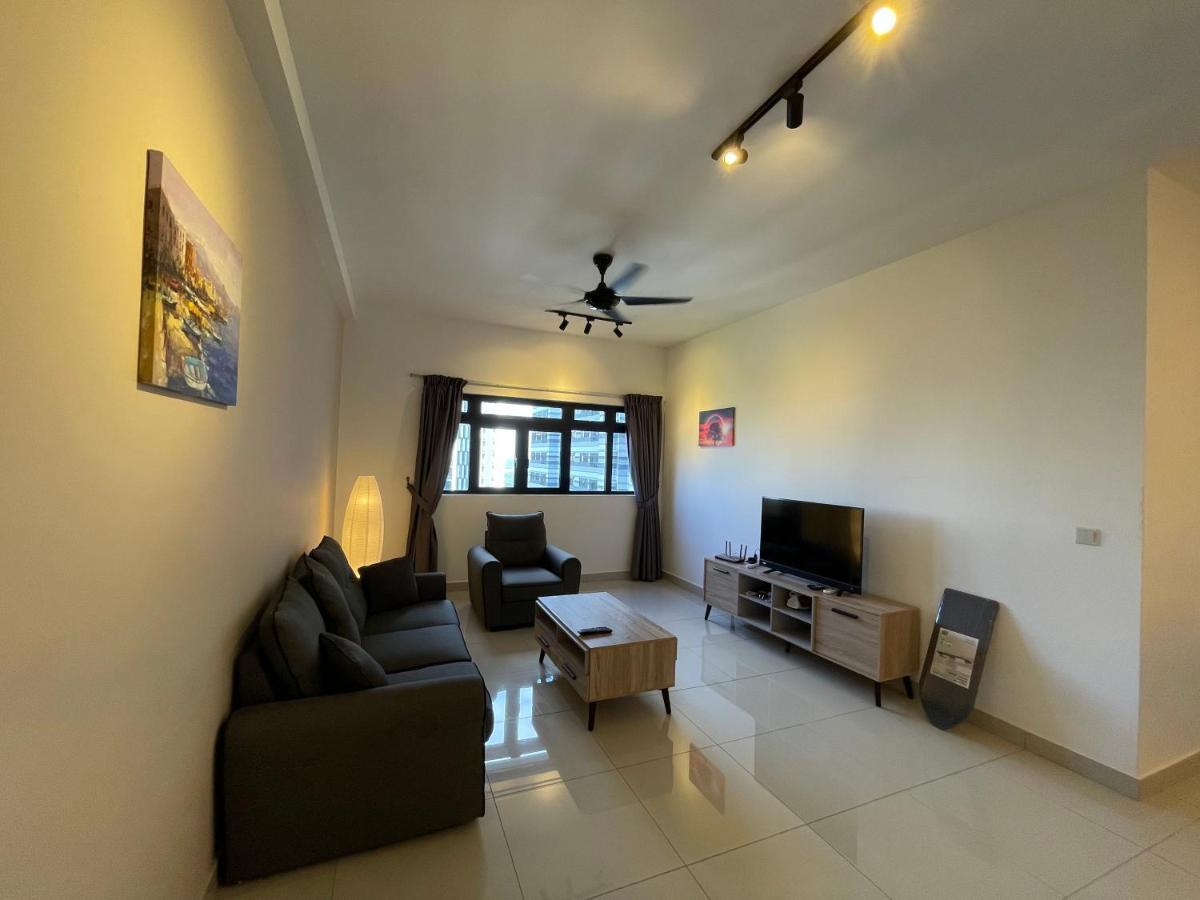 Meridin Medini By Wp Homestay Nusajaya  Kültér fotó