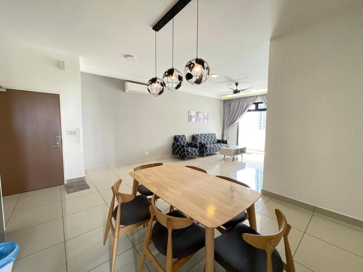 Meridin Medini By Wp Homestay Nusajaya  Kültér fotó