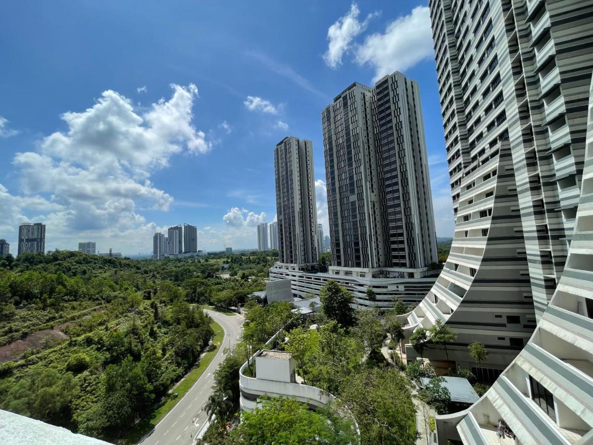 Meridin Medini By Wp Homestay Nusajaya  Kültér fotó