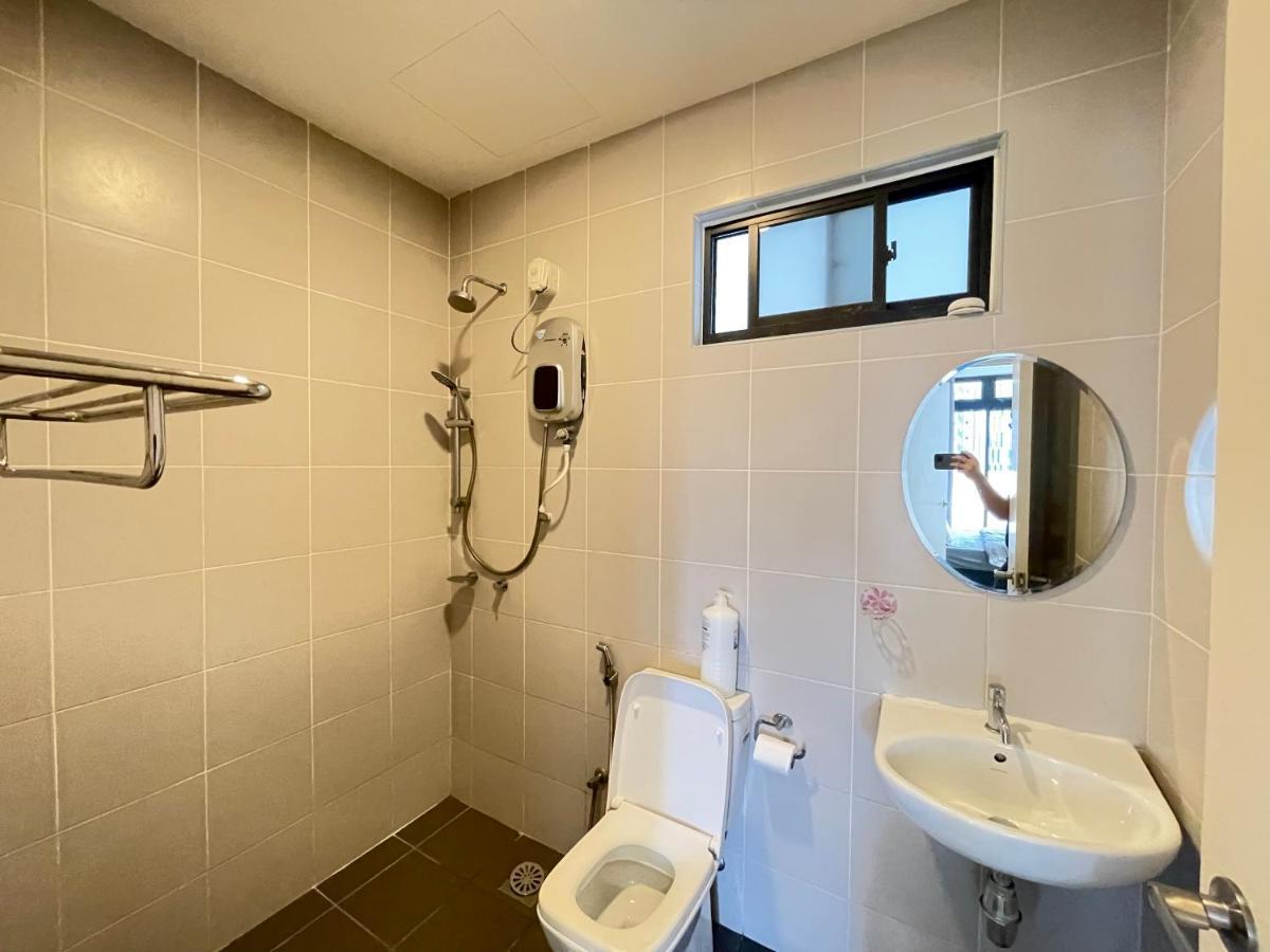 Meridin Medini By Wp Homestay Nusajaya  Kültér fotó