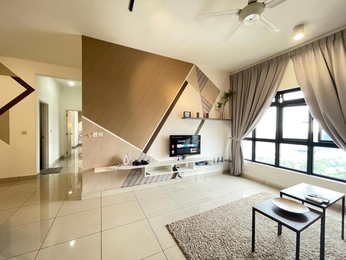 Meridin Medini By Wp Homestay Nusajaya  Kültér fotó